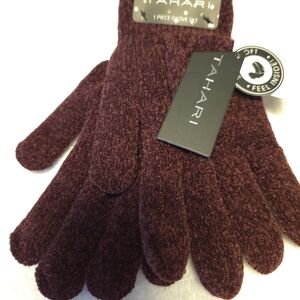 Tahari Textured Knit Gloves in Burgundy